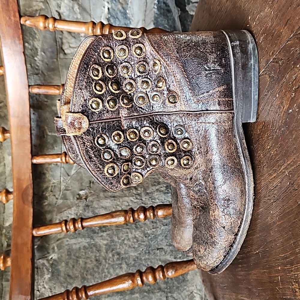 Frye WYATT Disc Studded Short Boots